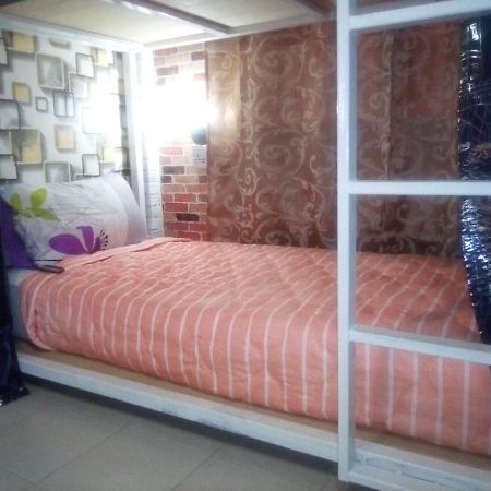 방콕 Ban Kru Ae Mixed Dorm B&B 외부 사진
