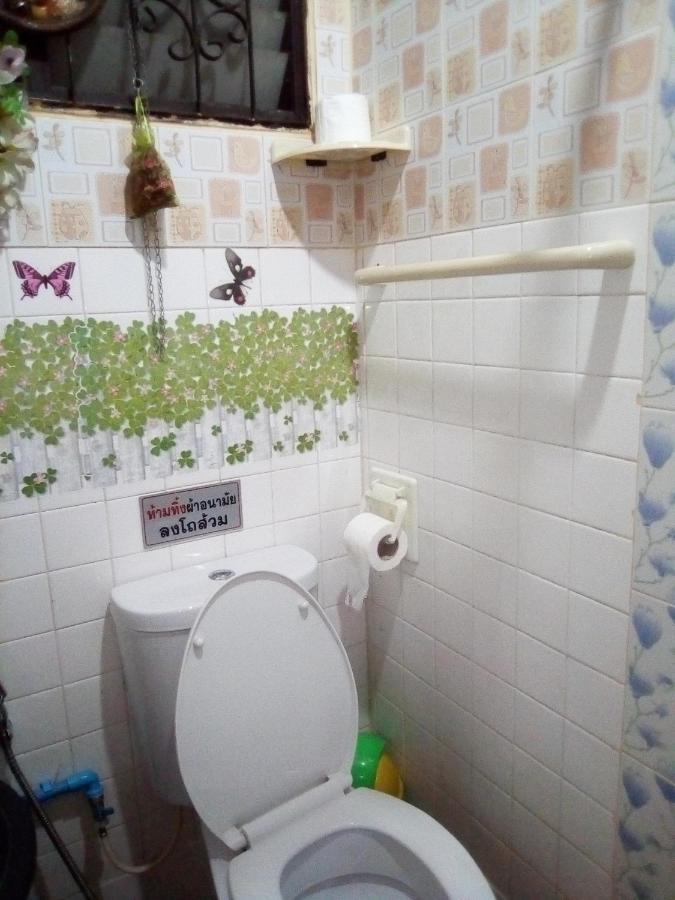 방콕 Ban Kru Ae Mixed Dorm B&B 외부 사진