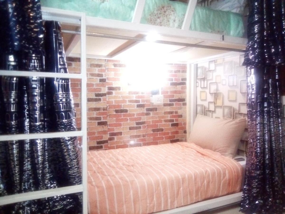 방콕 Ban Kru Ae Mixed Dorm B&B 외부 사진